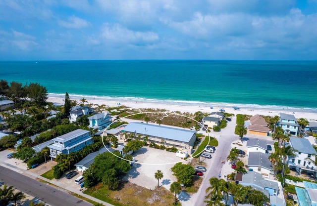 Island Beach Club 2 - Condo 2 Bedroom/1.5 Bath ground level gulf front ,.