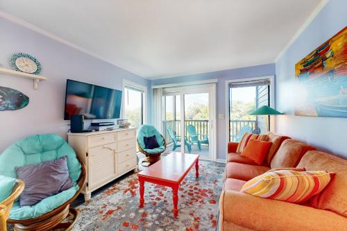 Island Beach & Racquet Club H211