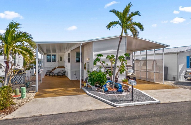 Island Getaway – Waterfront Home with Gulf Access & optional Boat!