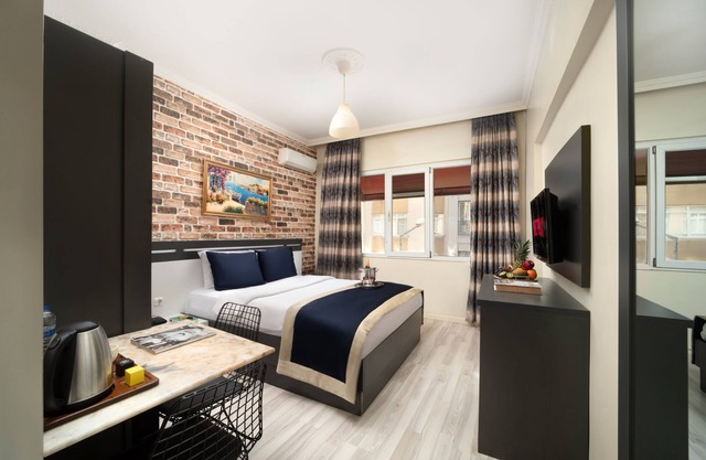 Istanbul Hotel & Suites