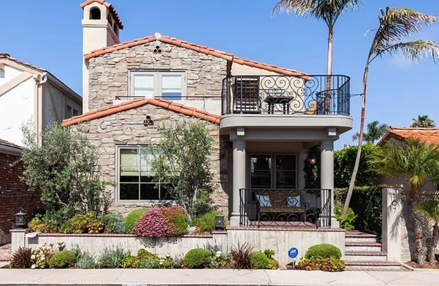 Italian Villa on Island in Newport Beach with AC, WiFi, Bay Views
