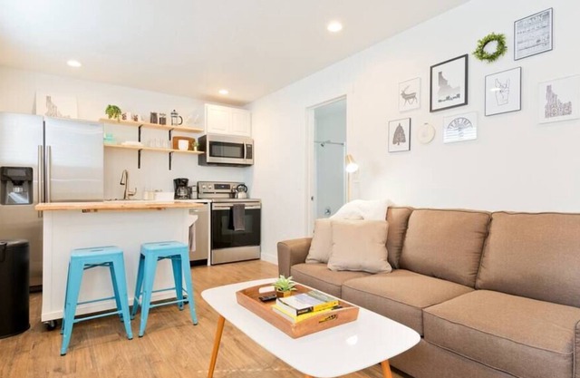 Its Back! Krall Casita - downtown private house!