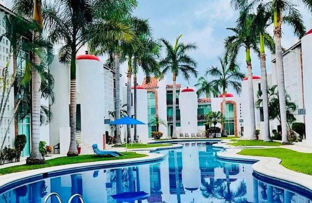 Ixtapa Family Vacation condo - 3 mins drive to hotels zone and beaches!