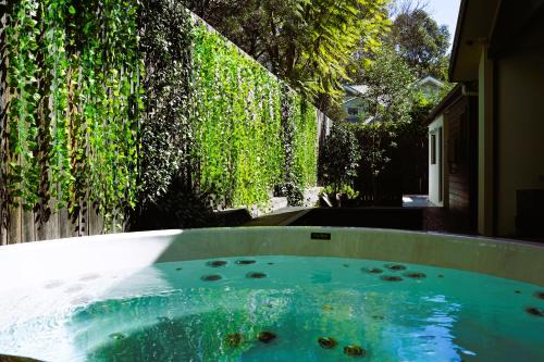 Jacaranda Amber The Vintage Golfside Luxe Villa