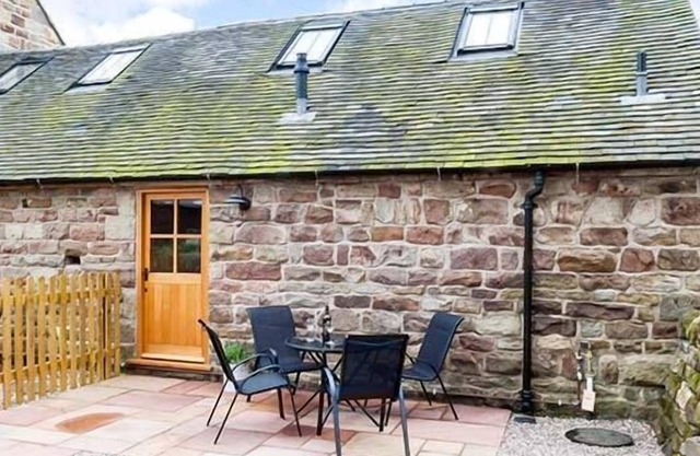 JACOB'S BARN, pet friendly, with a garden in Ramshorn