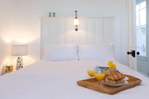 Janies Cottage~ Mousehole~Eclectic Interiors & Vintage Charm