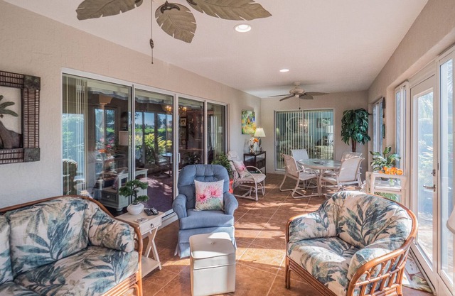 January 2024 Available!! Only 2 Minutes to Lake Sumter Landing!