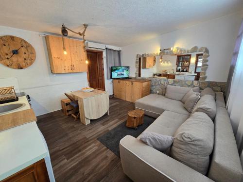 Jasmine Apartment