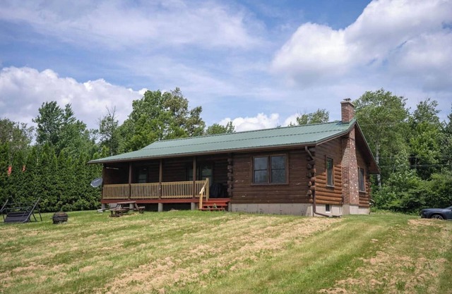 Jay Cloud Cabin: cozy retreat by Jay Peak Resort