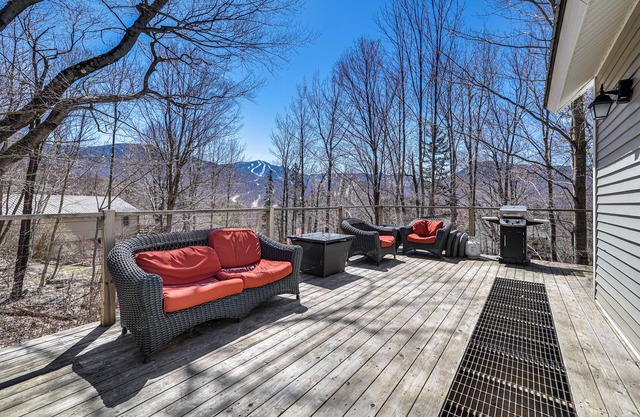 Jeffersonville Home w/Deck Near Hiking & Climbing