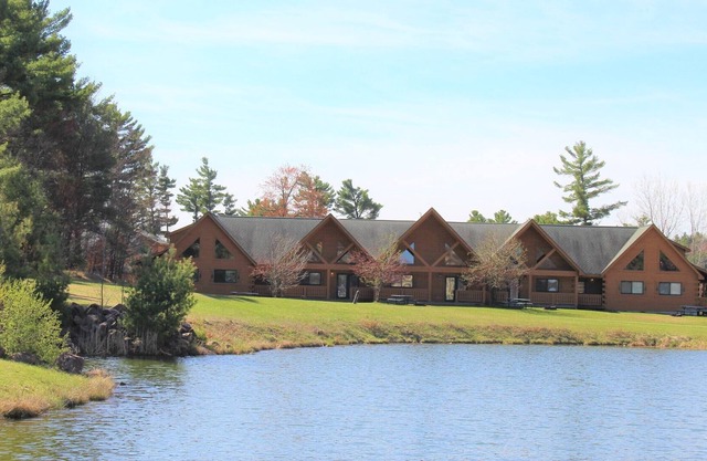 Jellystone Lodge