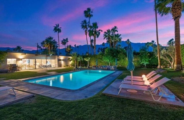 Jewel of Palm Springs – Private Pool, Hot Tub, Huge Lawn & Mountain Views in Sunmor