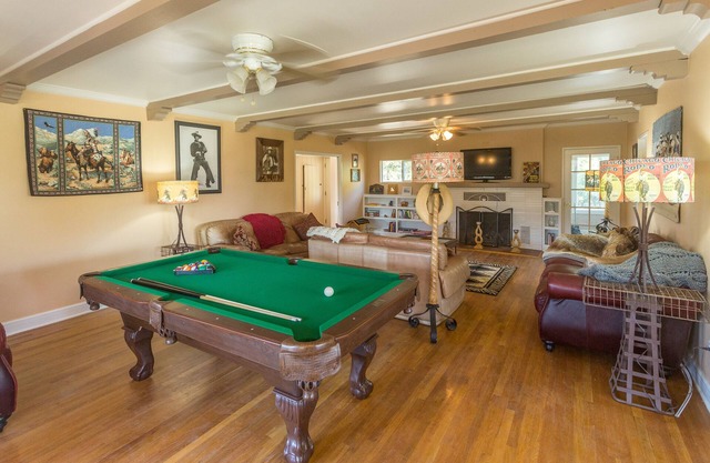 JULIAN COUNTRY FARMHOUSE ON 55 BEAUTIFUL ACRES - BRAND NEW SPA-TRAILS-POOL TABLE