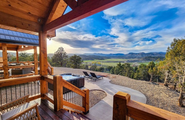 Juniper Mountain Retreat | Private hot tub | Zion