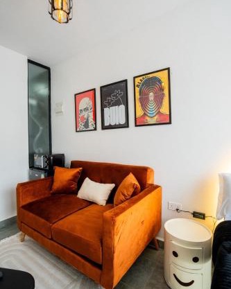 Jurassic Park - Stylish Urban Sanctuary