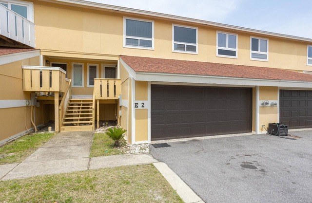 Just steps to the gulf and the complex pool is just out the back door!