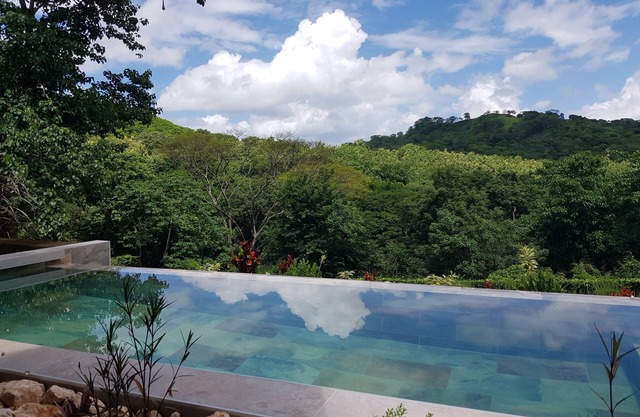 Kélia 🍃 Hotel Baliyana Lodge in the 💚 of nature.