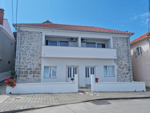 Kamena kuća Pandorovica
