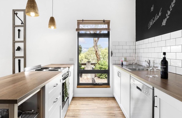 Karawatha Cottages - RELISH COTTAGE