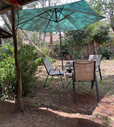 Karen Cottage with Private Garden WiFi