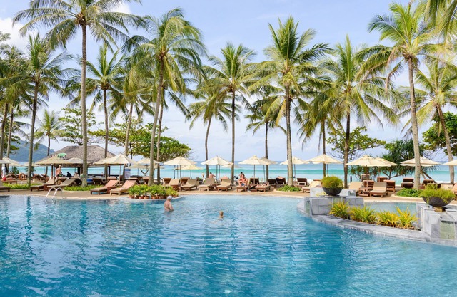 Katathani Phuket Beach Resort