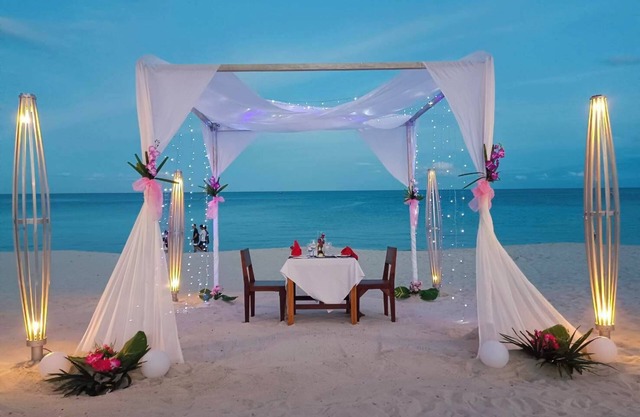 KC Beach Club & Pool Villas