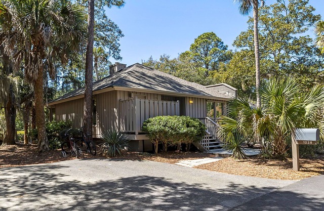 Kiawah Island - West Beach - Greenslake Cottages - Bathrooms remodeled in 2025