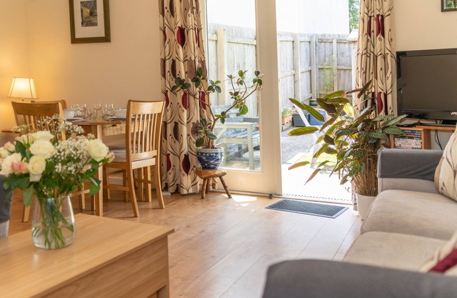 Kiln House - 3 Bed, Sleeps 6, (TJS1KH)