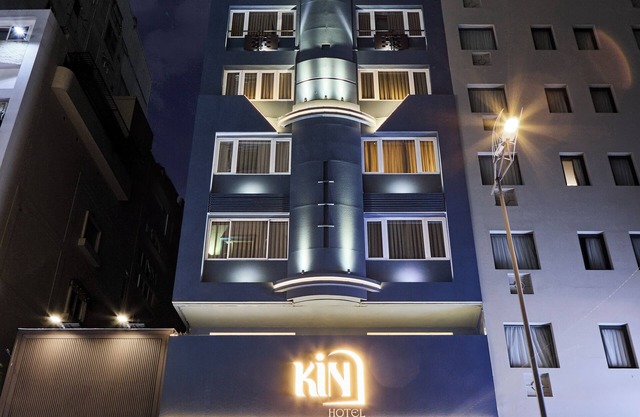 Kin Hotel Ly Tu Trong