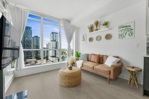 King Bed, Amazing View, Free Parking