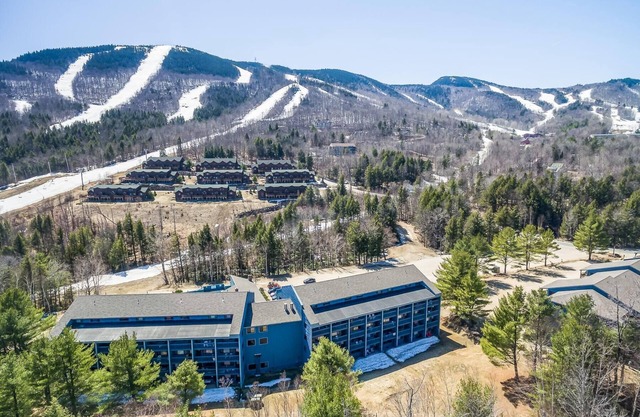 King Bed - Sunday River Slope Side Condo