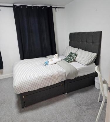 King Bedroom in Dartford central- Close to all amenities