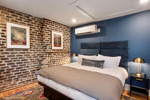 King Suite 4th Floor Downtown Hotel Boutique
