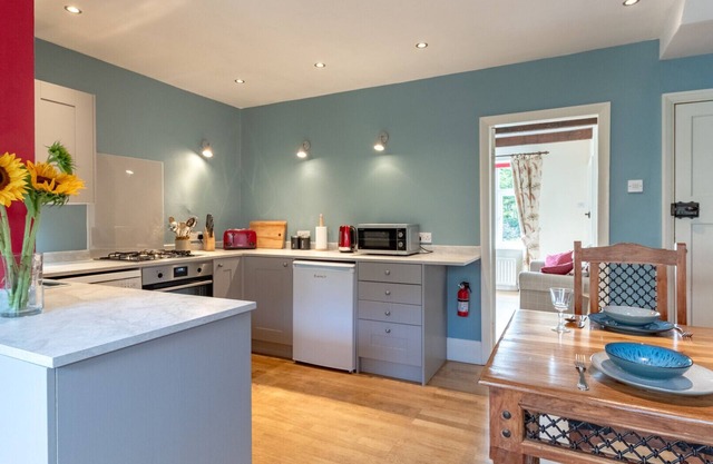 Kingfisher - Two Bedroom House, Sleeps 4
