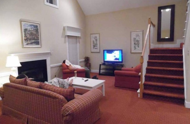 Kings Creek ResortnCharming one-bedroom with the enjoyment of a resort vacation.