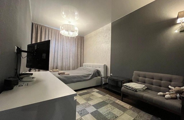 Kingsize bed SELF CHECK IN & Smart tv and FREE Parking