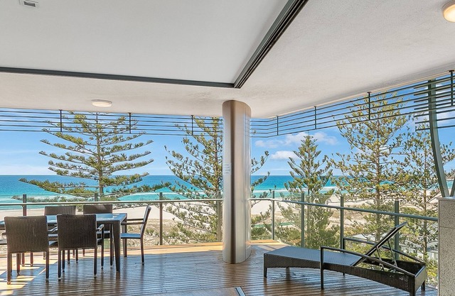 Kirra Wave 702 - Beachfront North Kirra!