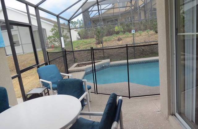 Kissimmee Maingate Pool Homes by SOVH