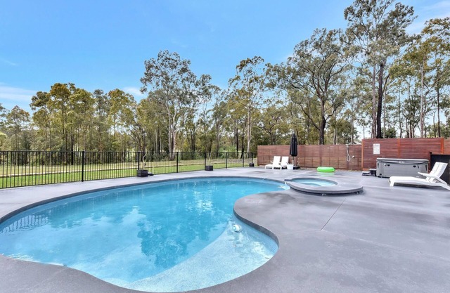Kitchener Country Estate with Pool Hot Tub on private acres that sleeps up to 18