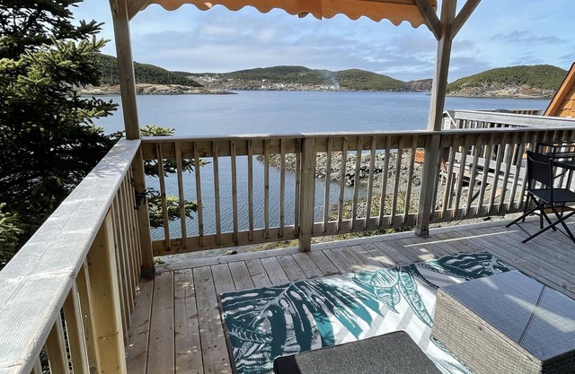 Knight's Landing - The Loft - located in Moretons Hbr on the ocean.