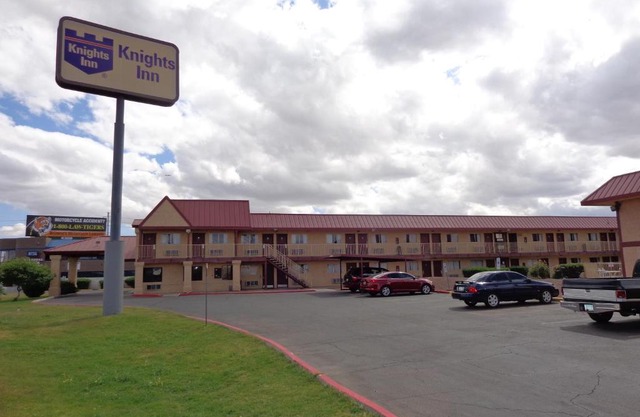 Knights Inn Phoenix at N Black Canyon Hwy