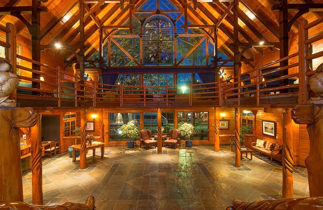 Knysna Log-Inn Hotel
