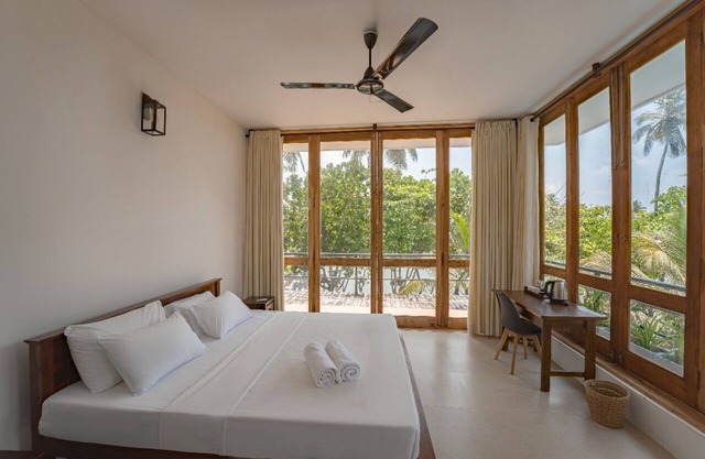 Ko Lake Villa Rooms lakeside Beach