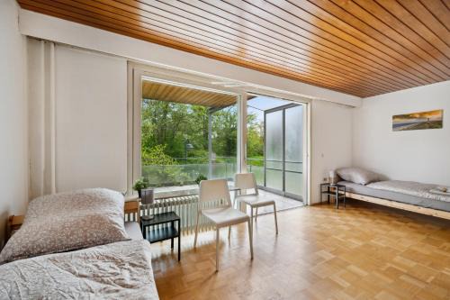 kostengünstige Wohnungen für Monteure in Zizishausen, WiFi, Smart TV, Parkplatz