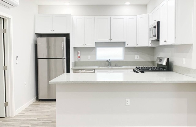 Ktown Furnished 5 Bedroom Townhouse