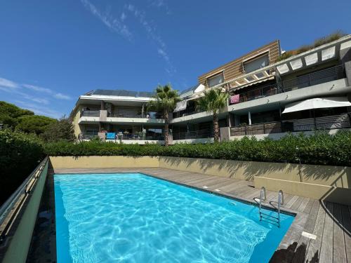 L'appart idéal famille, terrasse, piscine, plage