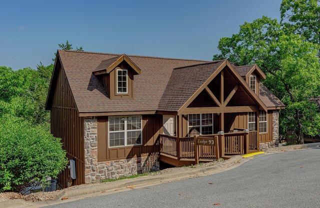 L093, 2Br Cabin, Pets; Getaway for Less – 15% Off 3+ Nts SEE DESC. BELOW