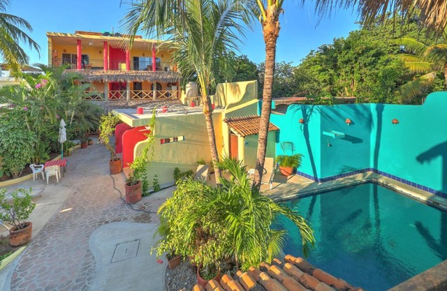 La Cruz Inn