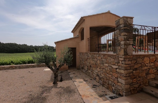 La Gorgue des Bregons, private swimming pool