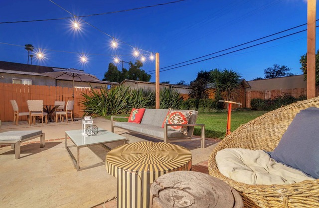LA Home w/Amazing Backyard Close to USC/Downtown